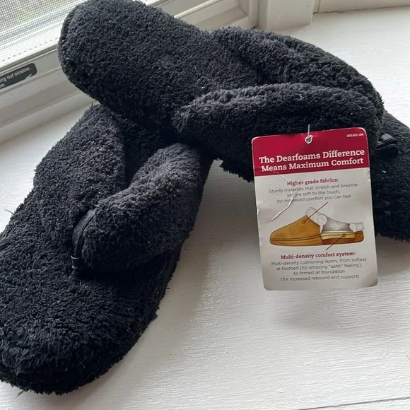 Dearfoams Black Fuzzy Slippers Flip Flop Style - Picture 2 of 4